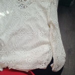 Elegant White Lace Women's Top